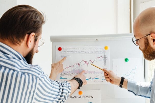Votre entreprise vaut moins cher parce que vous êtes trop là - business - réunion dirigeants business