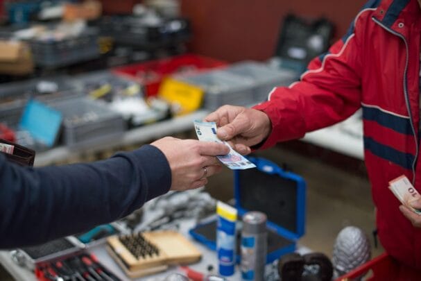 Comment la dépendance au fondateur freine les transmissions de PME en France - business - réunion dirigeants business