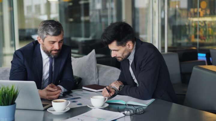 Comment bien finaliser la vente de mon entreprise ? - business - réunion dirigeants business